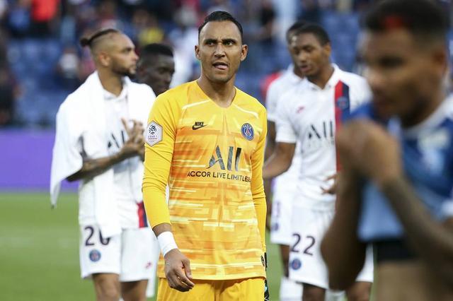  布雷斯特门将超神扑救零封巴黎  