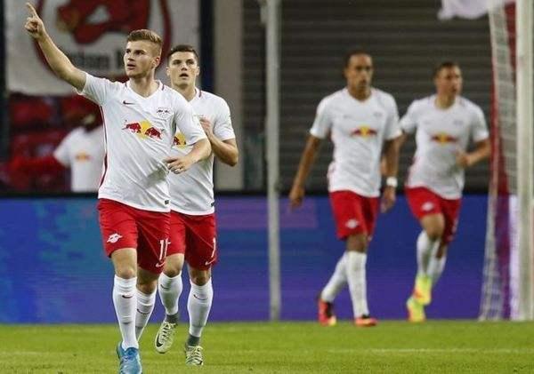  莱比锡红牛客场完胜劲敌，德甲领头羊位置愈发稳固